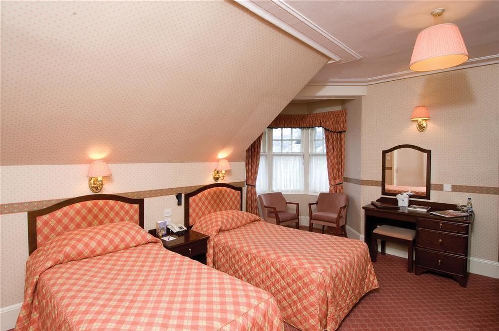 Burnett Arms Hotel